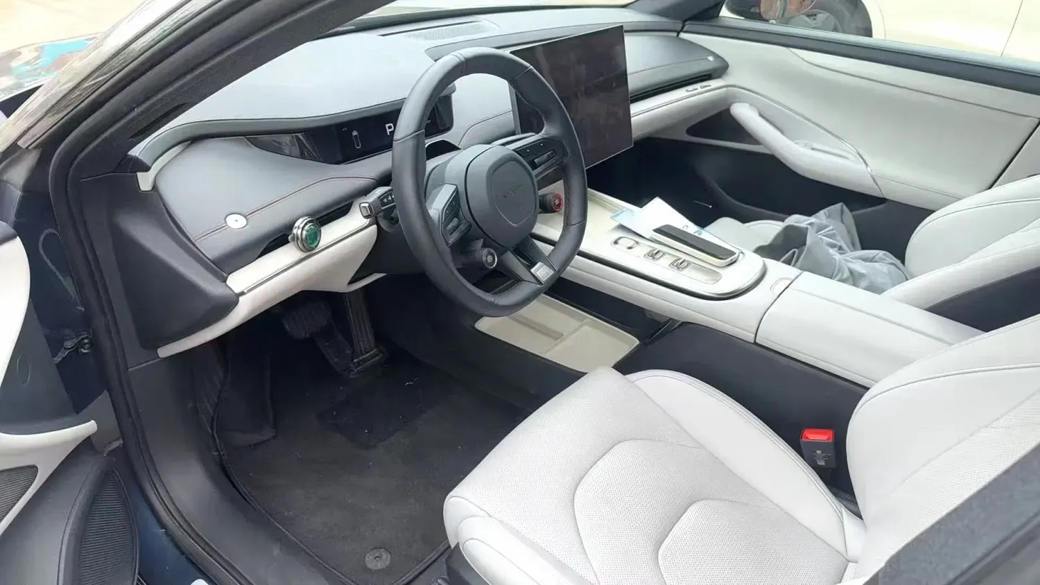 2024 MI SU7 BEV 73.6KWH,autocango,china used car exporter,china ev exporter,chinese used car exporter,chinese used ev exporter