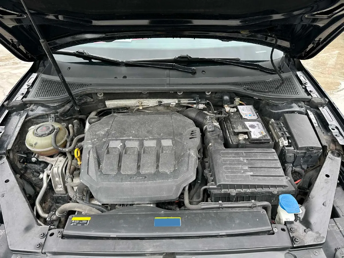 2020 Volkswagen Magotan 2.0T 186HP L4 7DCT,autocango,china used car exporter,china ev exporter,chinese used car exporter,chinese used ev exporter