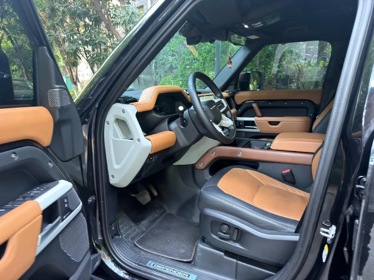 2024 Land Rover Defender 3.0T 400HP L6 8AT,autocango,china used car exporter,china ev exporter,chinese used car exporter,chinese used ev exporter