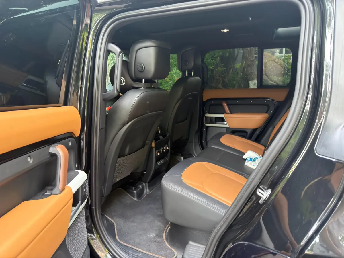 2024 Land Rover Defender 3.0T 400HP L6 8AT,autocango,china used car exporter,china ev exporter,chinese used car exporter,chinese used ev exporter