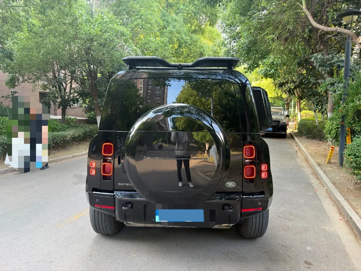 2024 Land Rover Defender 3.0T 400HP L6 8AT,autocango,china used car exporter,china ev exporter,chinese used car exporter,chinese used ev exporter