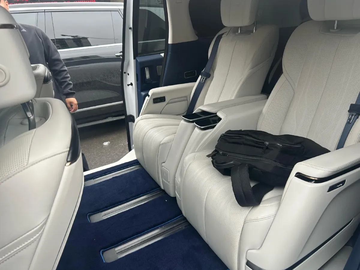 2023 Buick Century 2.0T 237HP L4 9AT,autocango,china used car exporter,china ev exporter,chinese used car exporter,chinese used ev exporter