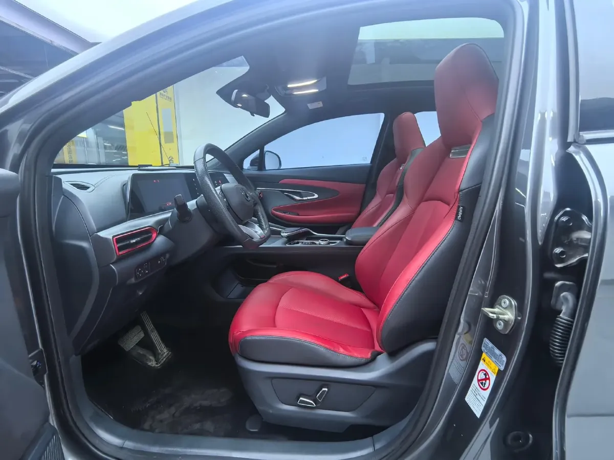 2020 ChangAn UNI-T 1.5T 180HP L4 7DCT,autocango,china used car exporter,china ev exporter,chinese used car exporter,chinese used ev exporter