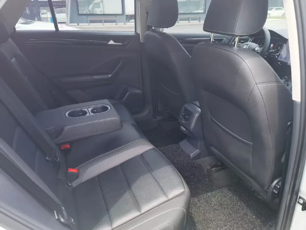 2019 Volkswagen T-Roc 1.4T 150HP L4 7DCT,autocango,china used car exporter,china ev exporter,chinese used car exporter,chinese used ev exporter