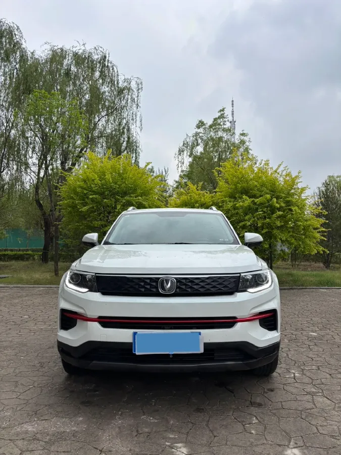 2021 ChangAn CS35 Plus 1.6L 128HP L4 5MT,autocango,china used car exporter,china ev exporter,chinese used car exporter,chinese used ev exporter