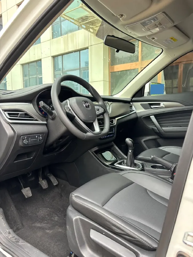 2021 ChangAn CS35 Plus 1.6L 128HP L4 5MT,autocango,china used car exporter,china ev exporter,chinese used car exporter,chinese used ev exporter
