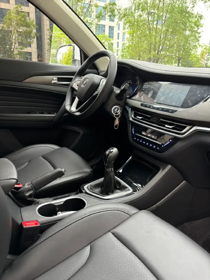 2021 ChangAn CS35 Plus 1.6L 128HP L4 5MT,autocango,china used car exporter,china ev exporter,chinese used car exporter,chinese used ev exporter
