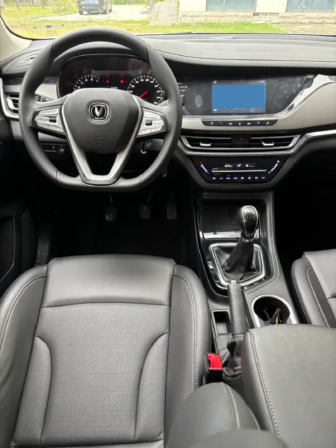 2021 ChangAn CS35 Plus 1.6L 128HP L4 5MT,autocango,china used car exporter,china ev exporter,chinese used car exporter,chinese used ev exporter