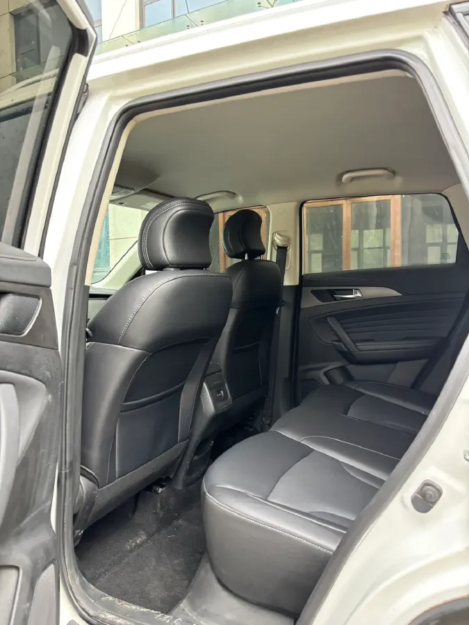 2021 ChangAn CS35 Plus 1.6L 128HP L4 5MT,autocango,china used car exporter,china ev exporter,chinese used car exporter,chinese used ev exporter