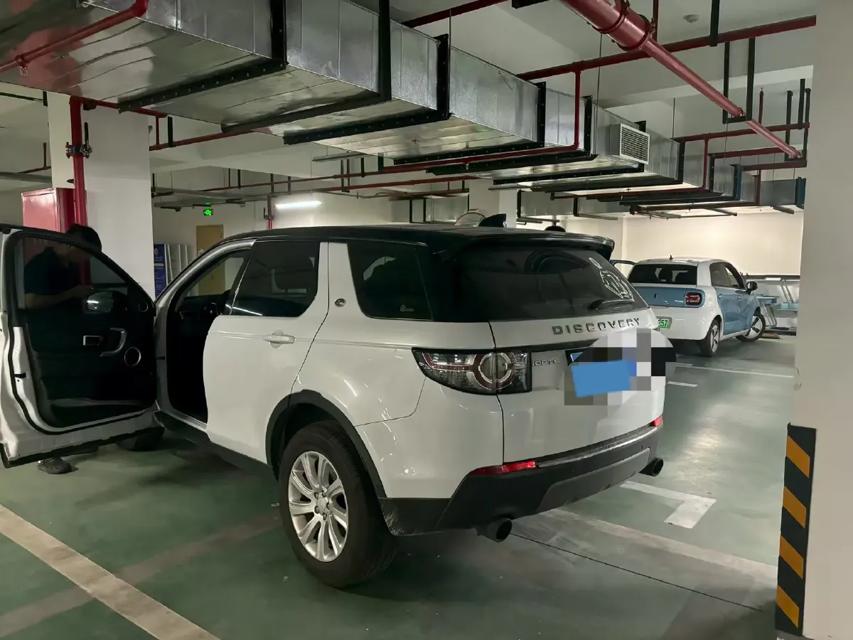 2018 Land Rover Discovery Sport 2.0T 241HP L4 9AT,autocango,china used car exporter,china ev exporter,chinese used car exporter,chinese used ev exporter