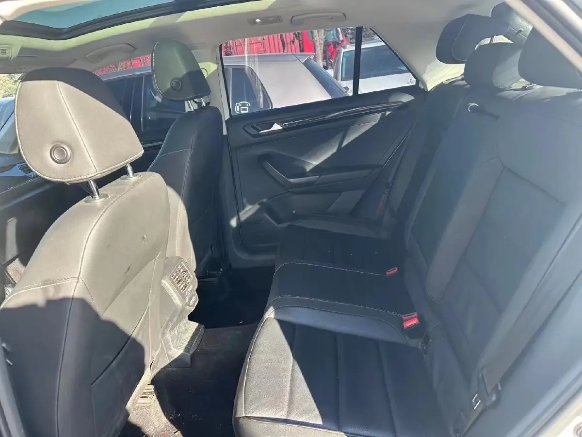 2021 Volkswagen T-Roc 1.4T 150HP L4 7DCT,autocango,china used car exporter,china ev exporter,chinese used car exporter,chinese used ev exporter