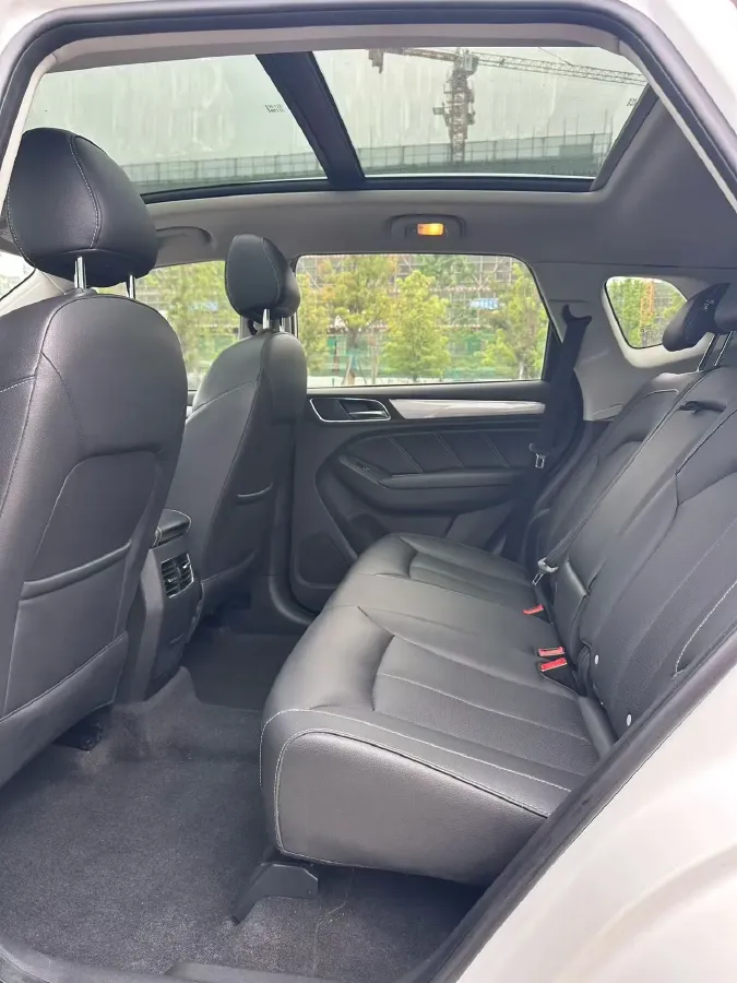 2020 Roewe i6 1.5T 169HP L4 7DCT,autocango,china used car exporter,china ev exporter,chinese used car exporter,chinese used ev exporter