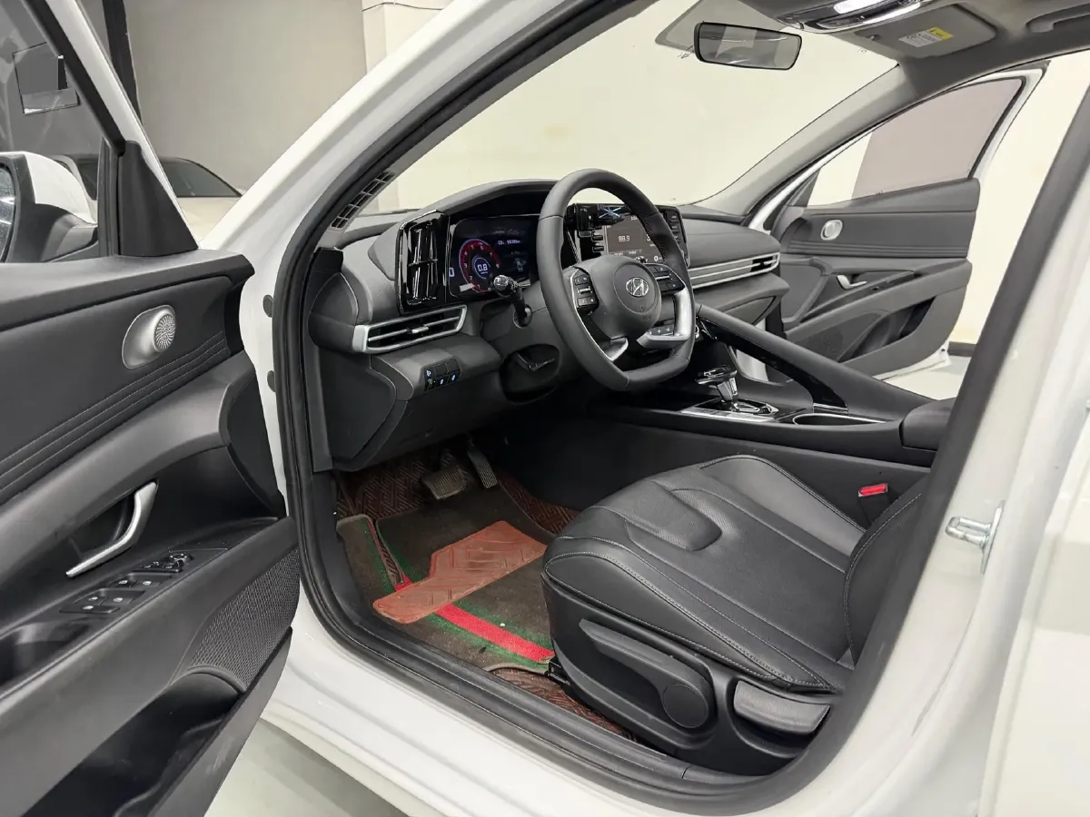 2022 Hyundai Elantra 1.5L 115HP L4 CVT,autocango,china used car exporter,china ev exporter,chinese used car exporter,chinese used ev exporter
