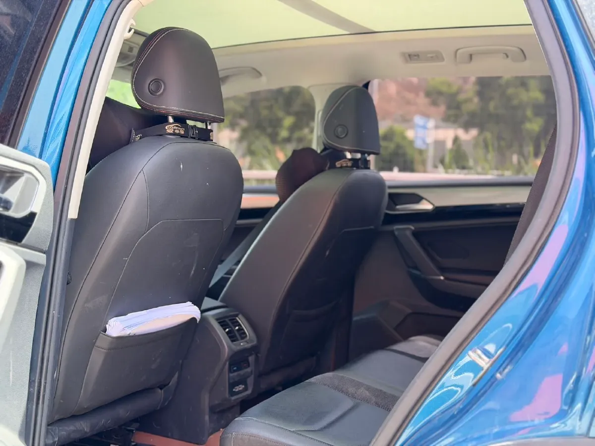 2019 Jeep Cherokee 2.0T 234HP L4 9AT,autocango,china used car exporter,china ev exporter,chinese used car exporter,chinese used ev exporter
