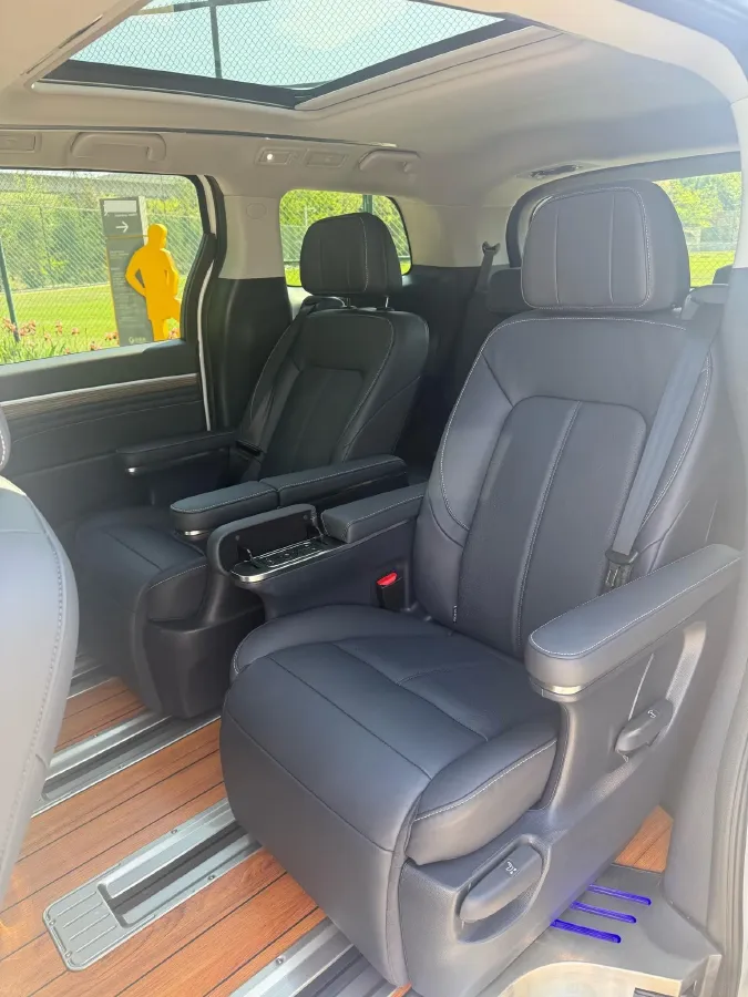 2023 GAC Trumpchi M8 2.0T 252HP L4 8AT,autocango,china used car exporter,china ev exporter,chinese used car exporter,chinese used ev exporter