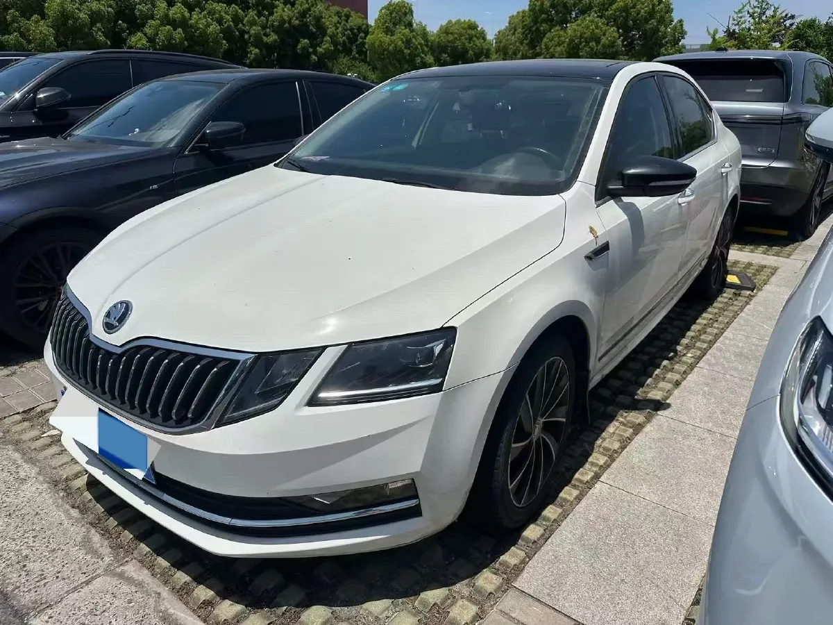2018 Skoda Octavia 1.4T 150HP L4 7DCT,autocango,china used car exporter,china ev exporter,chinese used car exporter,chinese used ev exporter