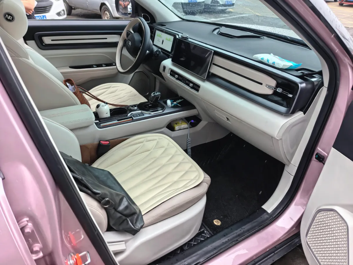 2023 Geely ICON 1.5T 181HP L4 7DCT,autocango,china used car exporter,china ev exporter,chinese used car exporter,chinese used ev exporter