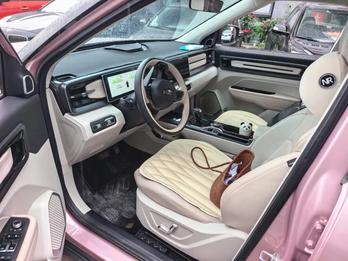 2023 Geely ICON 1.5T 181HP L4 7DCT,autocango,china used car exporter,china ev exporter,chinese used car exporter,chinese used ev exporter