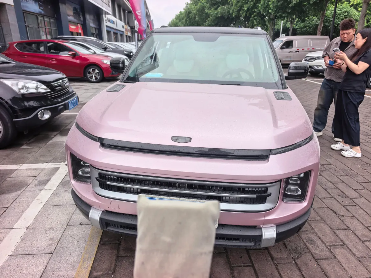 2023 Geely ICON 1.5T 181HP L4 7DCT,autocango,china used car exporter,china ev exporter,chinese used car exporter,chinese used ev exporter