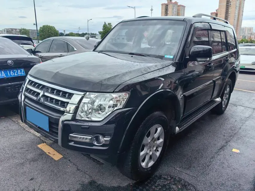 2018 Mitsubishi Pajero 3.0L 174HP V6 5AT,autocango,china used car exporter,china ev exporter,chinese used car exporter,chinese used ev exporter