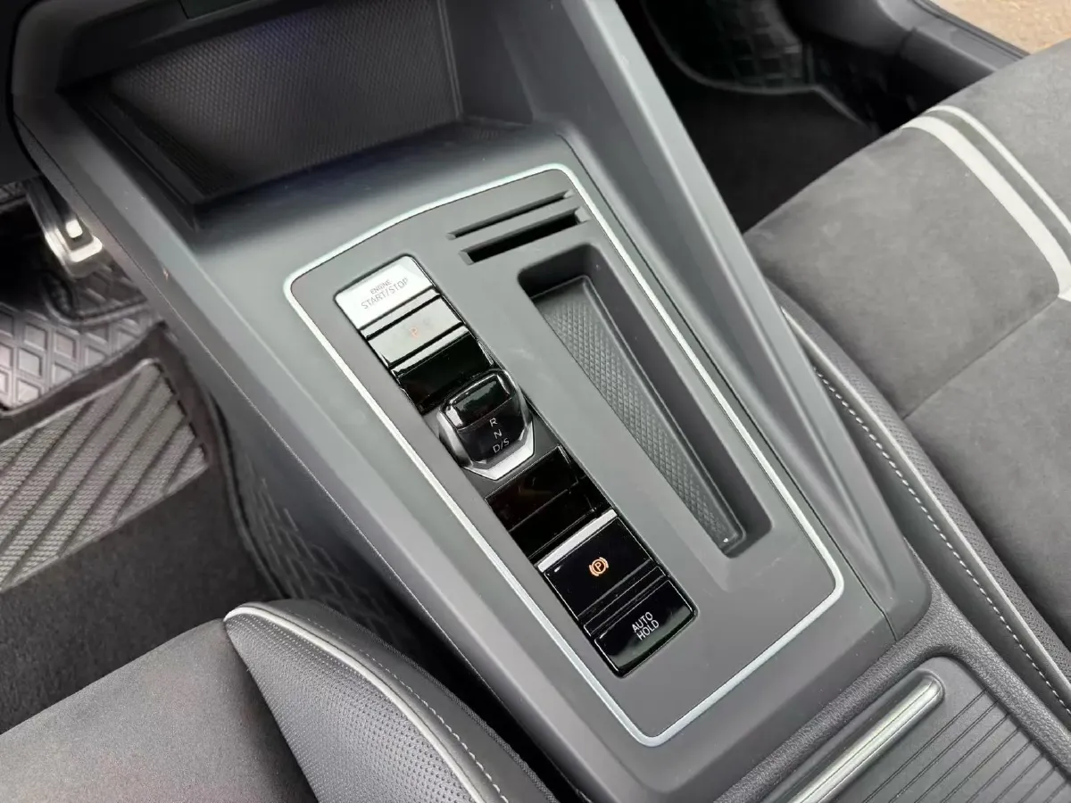 2021 Volkswagen Golf 1.4T 150HP L4 7DCT,autocango,china used car exporter,china ev exporter,chinese used car exporter,chinese used ev exporter