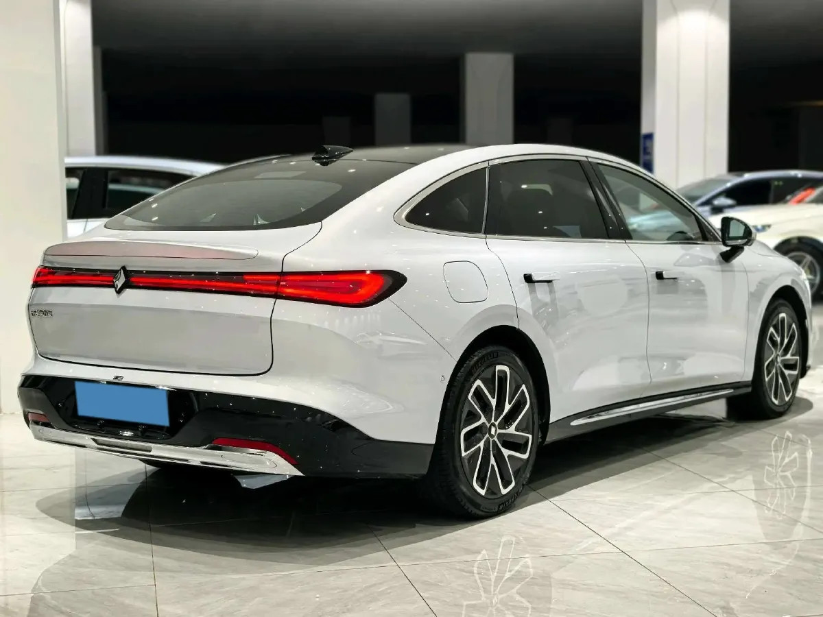2025 BaoJun XiangJing 1.5T 143HP L4 1DHT PHEV,autocango,china used car exporter,china ev exporter,chinese used car exporter,chinese used ev exporter