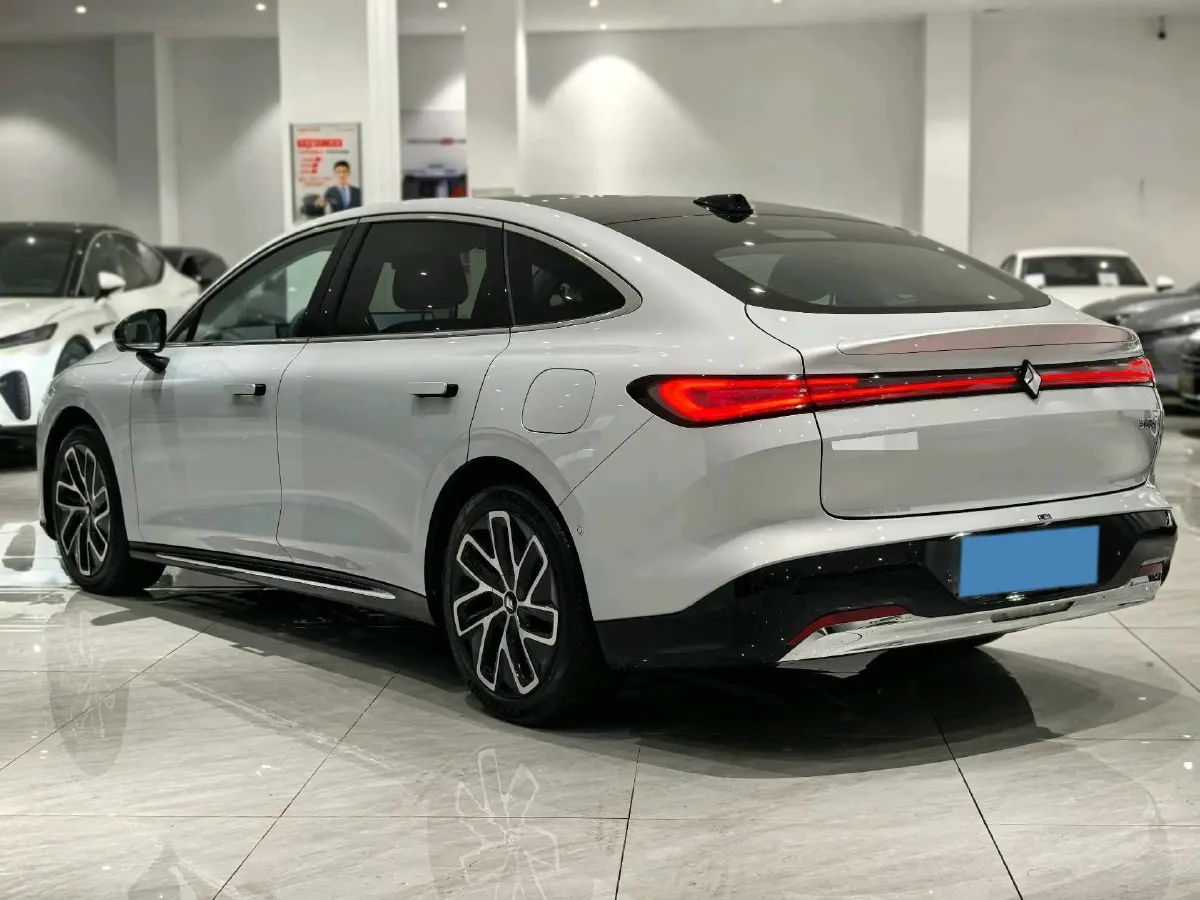 2025 BaoJun XiangJing 1.5T 143HP L4 1DHT PHEV,autocango,china used car exporter,china ev exporter,chinese used car exporter,chinese used ev exporter