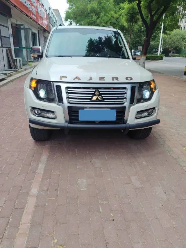 2019 Mitsubishi Pajero 3.0L 174HP V6 5AT,autocango,china used car exporter,china ev exporter,chinese used car exporter,chinese used ev exporter