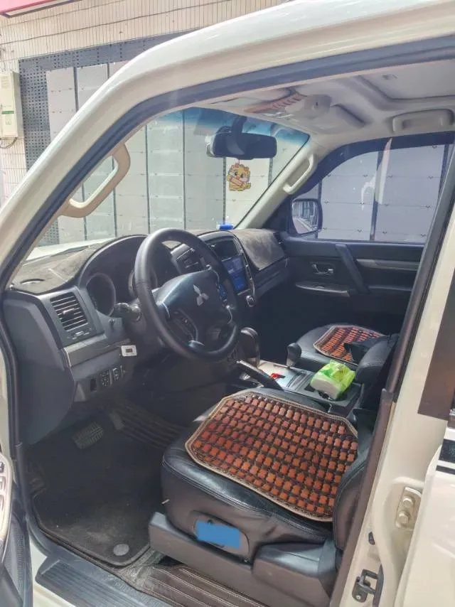2019 Mitsubishi Pajero 3.0L 174HP V6 5AT,autocango,china used car exporter,china ev exporter,chinese used car exporter,chinese used ev exporter