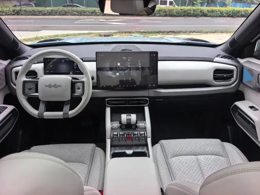2025 FangChengBao Tai 3 BEV,autocango,china used car exporter,china ev exporter,chinese used car exporter,chinese used ev exporter