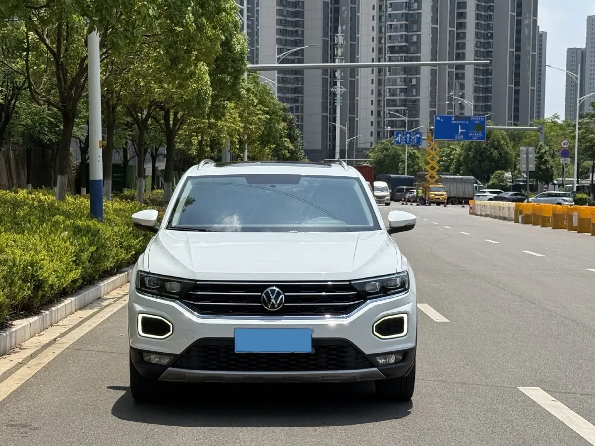 2021 Volkswagen T-Roc 1.4T 150HP L4 7DCT,autocango,china used car exporter,china ev exporter,chinese used car exporter,chinese used ev exporter