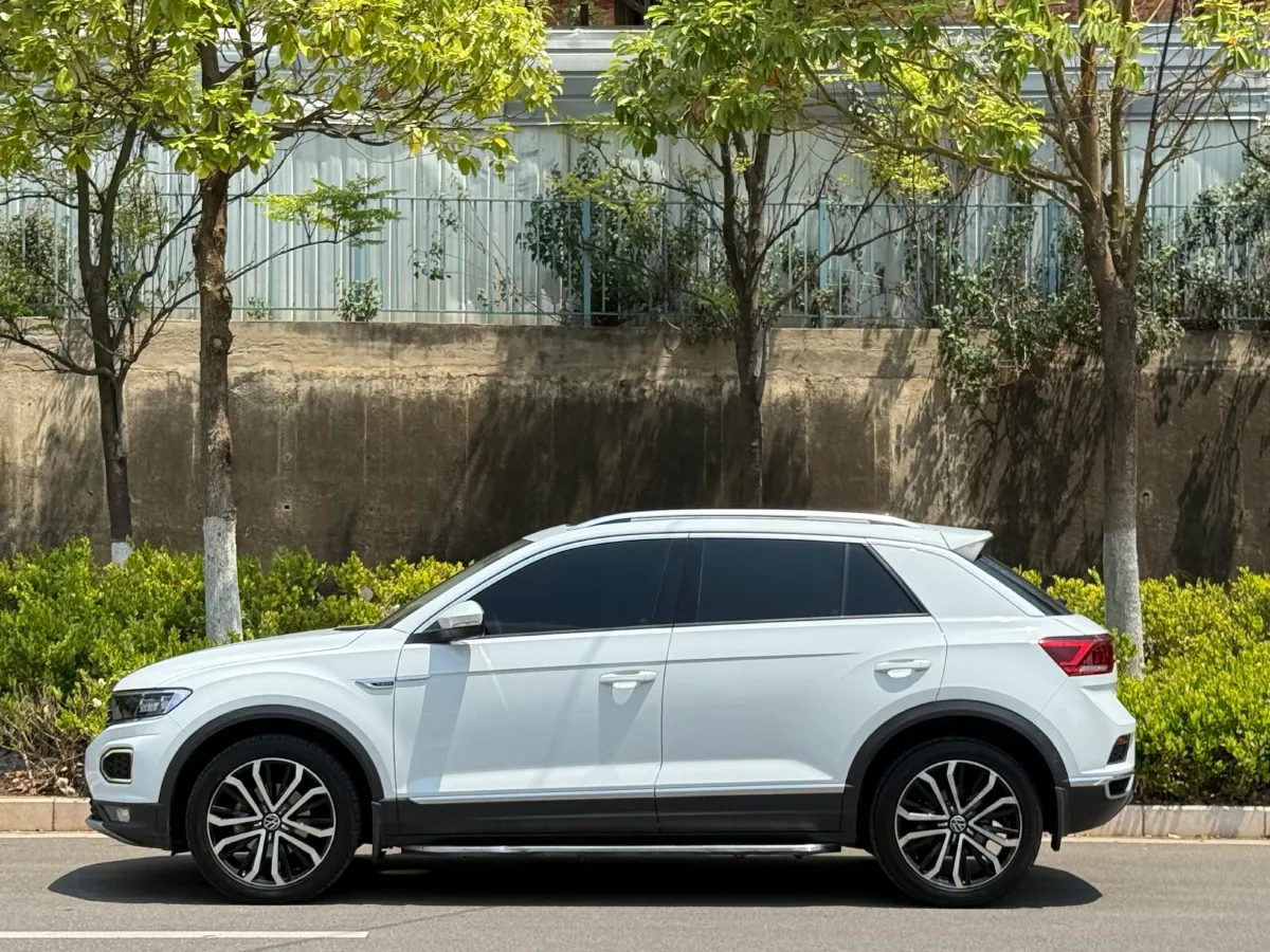 2021 Volkswagen T-Roc 1.4T 150HP L4 7DCT,autocango,china used car exporter,china ev exporter,chinese used car exporter,chinese used ev exporter