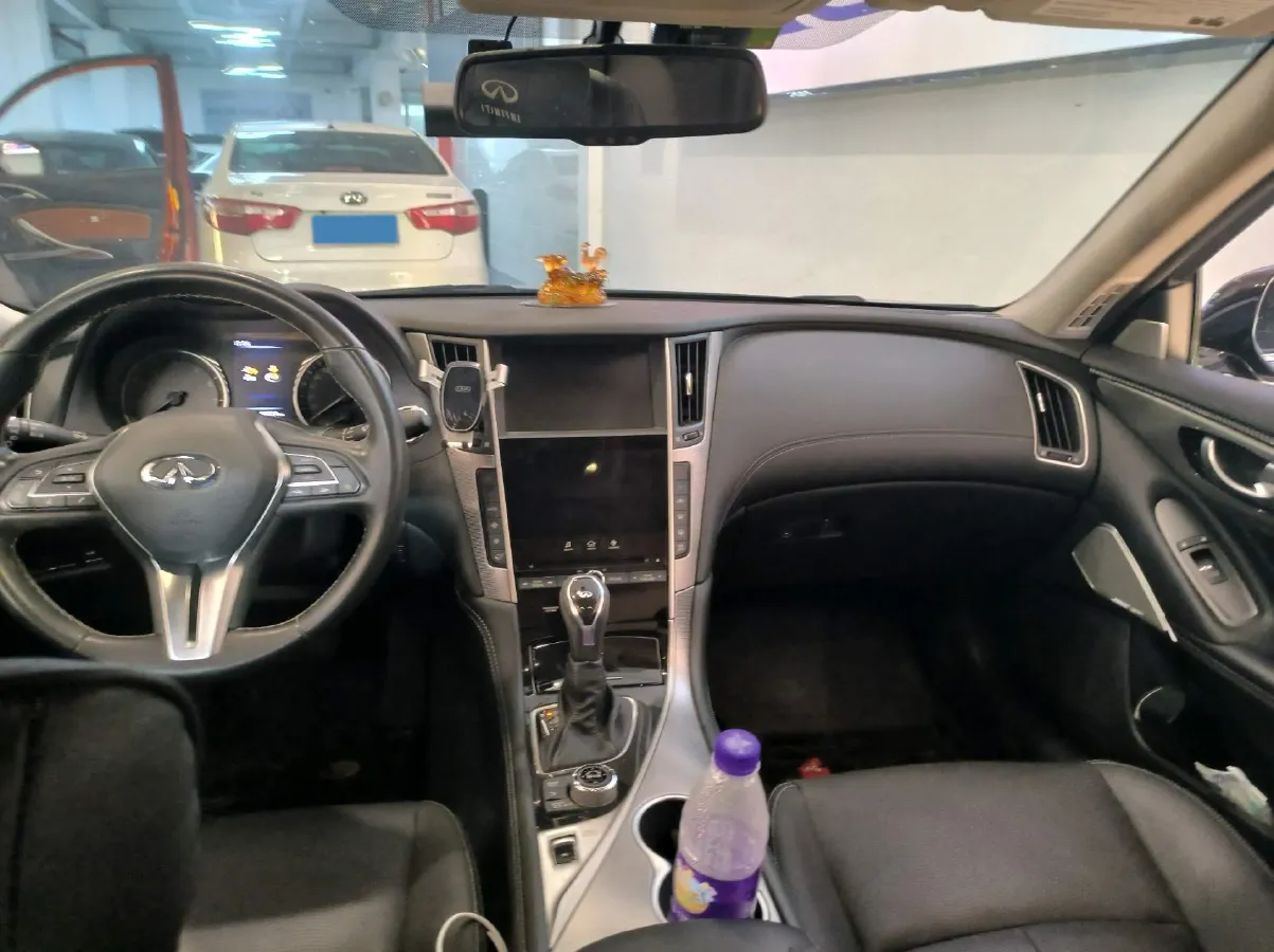 2018 Jeep Grand Commander 2.0T 265HP L4 9AT,autocango,china used car exporter,china ev exporter,chinese used car exporter,chinese used ev exporter