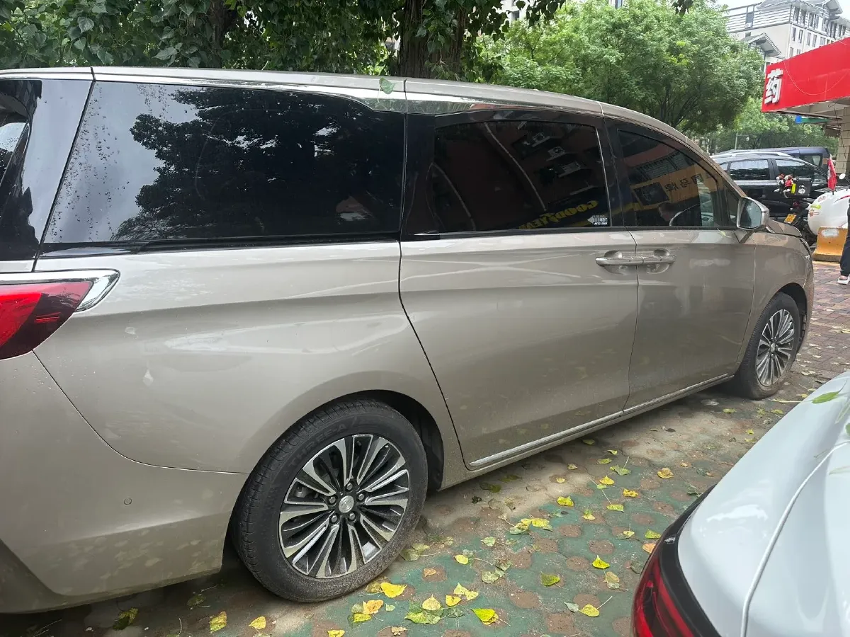 2023 Buick GL8 2.0T 237HP L4 9AT,autocango,china used car exporter,china ev exporter,chinese used car exporter,chinese used ev exporter