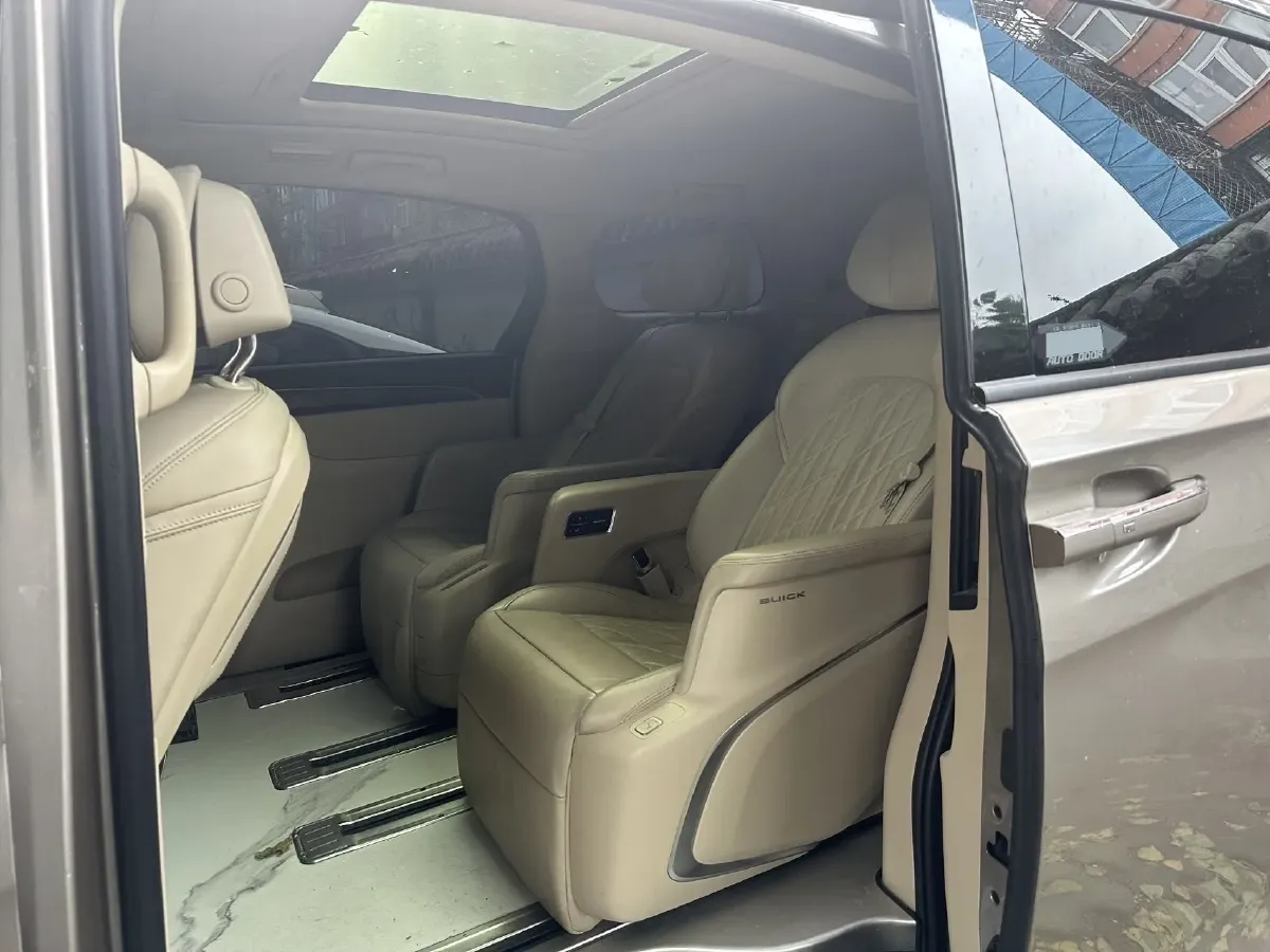 2023 Buick GL8 2.0T 237HP L4 9AT,autocango,china used car exporter,china ev exporter,chinese used car exporter,chinese used ev exporter