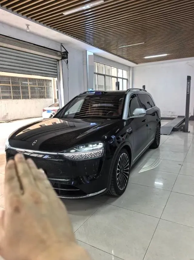2025 AITO AITO M9 REEV 160HP REEV 52KWH,autocango,china used car exporter,china ev exporter,chinese used car exporter,chinese used ev exporter
