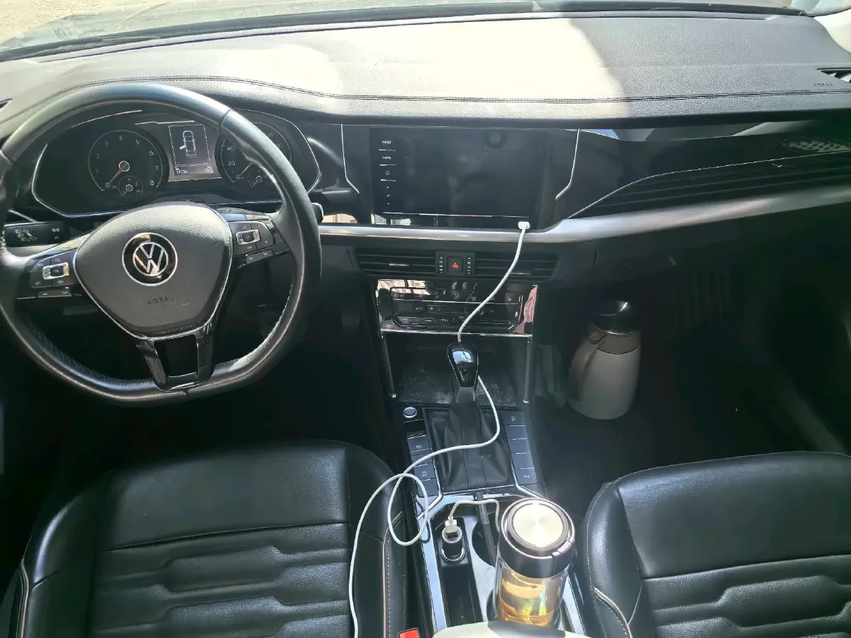 2021 Volkswagen Passat 2.0T 186HP L4 7DCT,autocango,china used car exporter,china ev exporter,chinese used car exporter,chinese used ev exporter