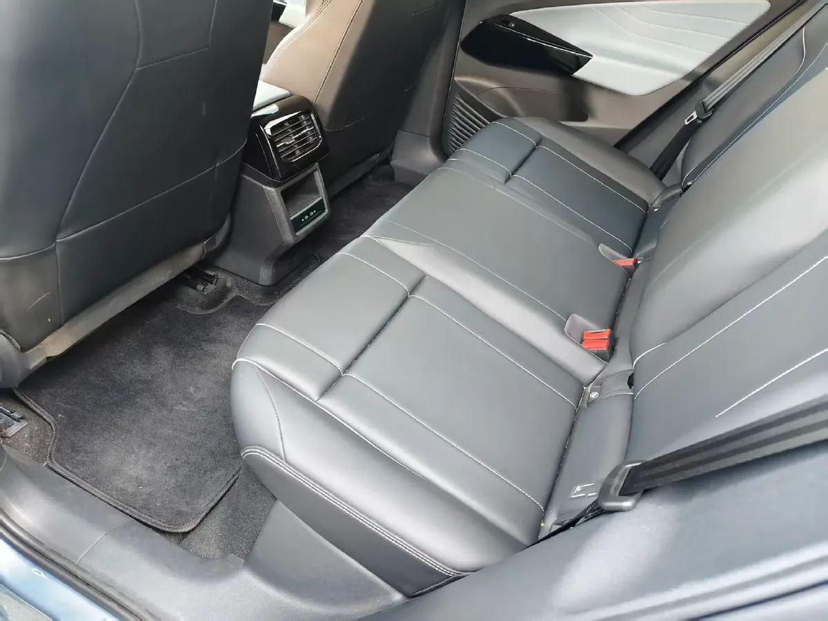 2025 Volkswagen ID.4 X BEV 52.8KWH,autocango,china used car exporter,china ev exporter,chinese used car exporter,chinese used ev exporter