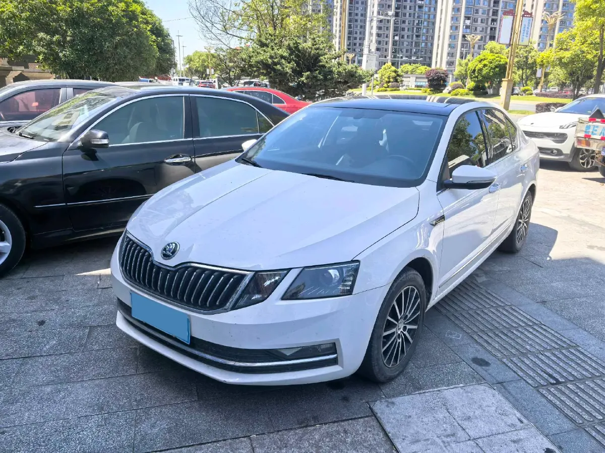 2018 Skoda Octavia 1.6L 110HP L4 6AT,autocango,china used car exporter,china ev exporter,chinese used car exporter,chinese used ev exporter