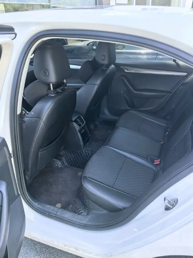 2018 Skoda Octavia 1.6L 110HP L4 6AT,autocango,china used car exporter,china ev exporter,chinese used car exporter,chinese used ev exporter
