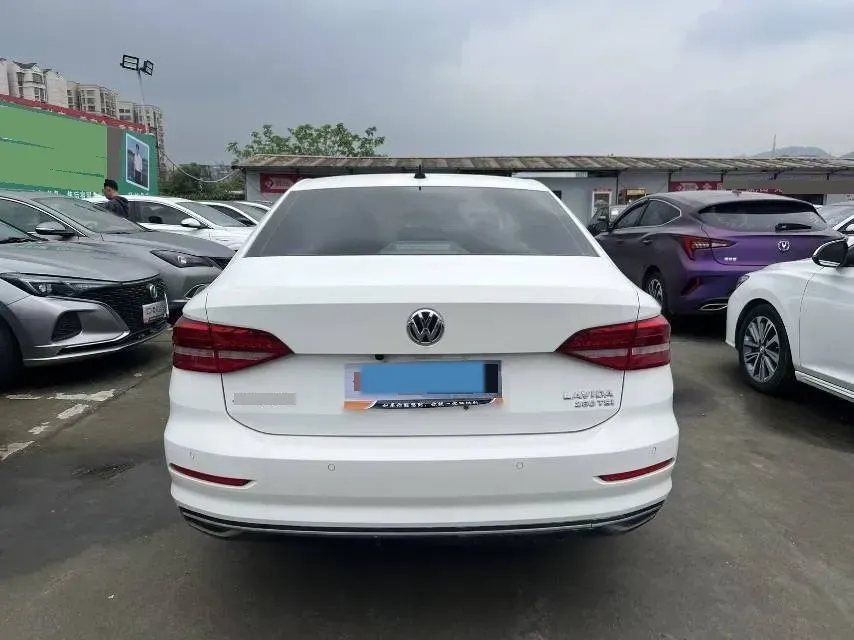 2018 Skoda Karoq 1.4T 150HP L4 7DCT,autocango,china used car exporter,china ev exporter,chinese used car exporter,chinese used ev exporter