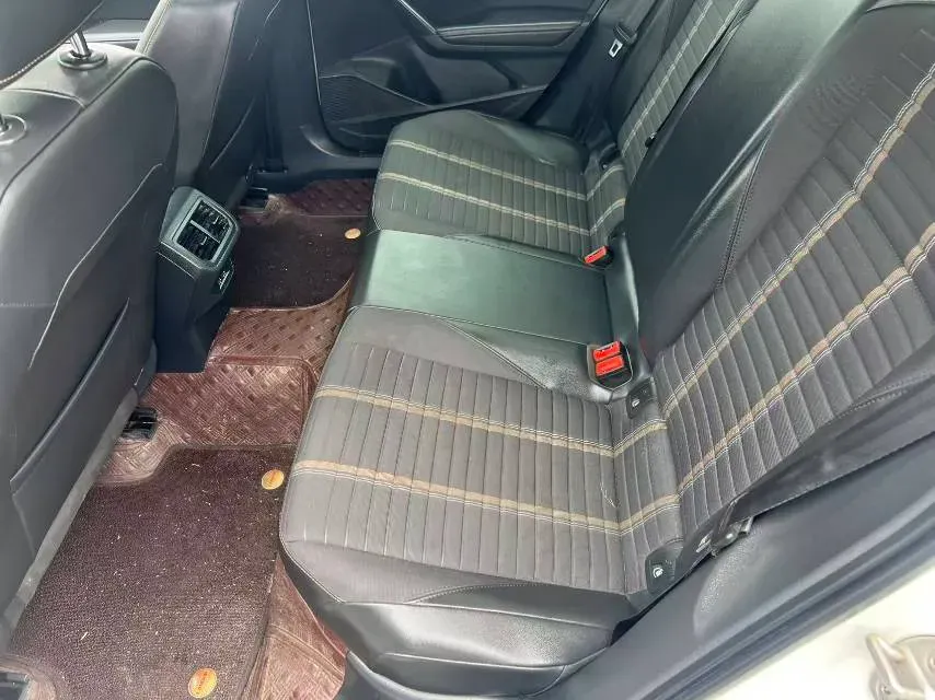 2018 Skoda Karoq 1.4T 150HP L4 7DCT,autocango,china used car exporter,china ev exporter,chinese used car exporter,chinese used ev exporter