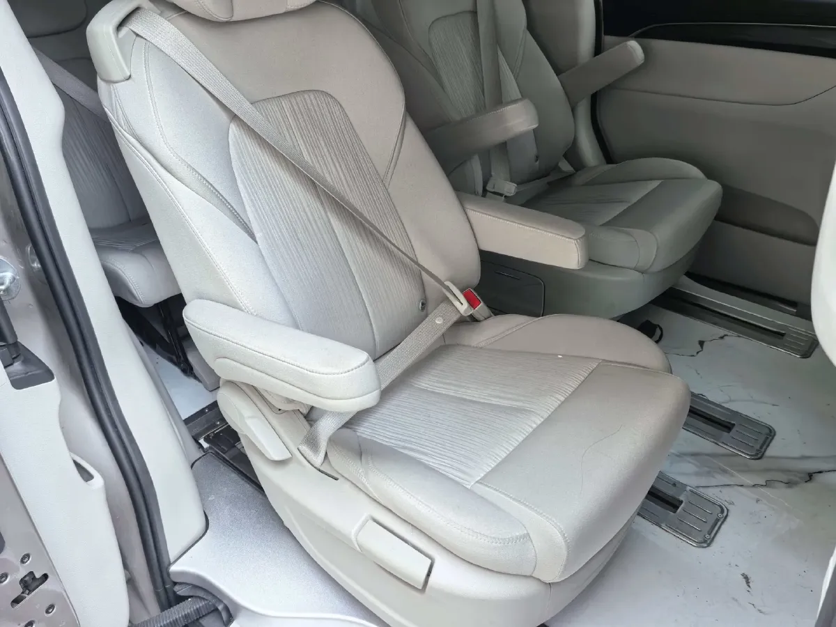 2023 Buick GL8 2.0T 237HP L4 9AT,autocango,china used car exporter,china ev exporter,chinese used car exporter,chinese used ev exporter