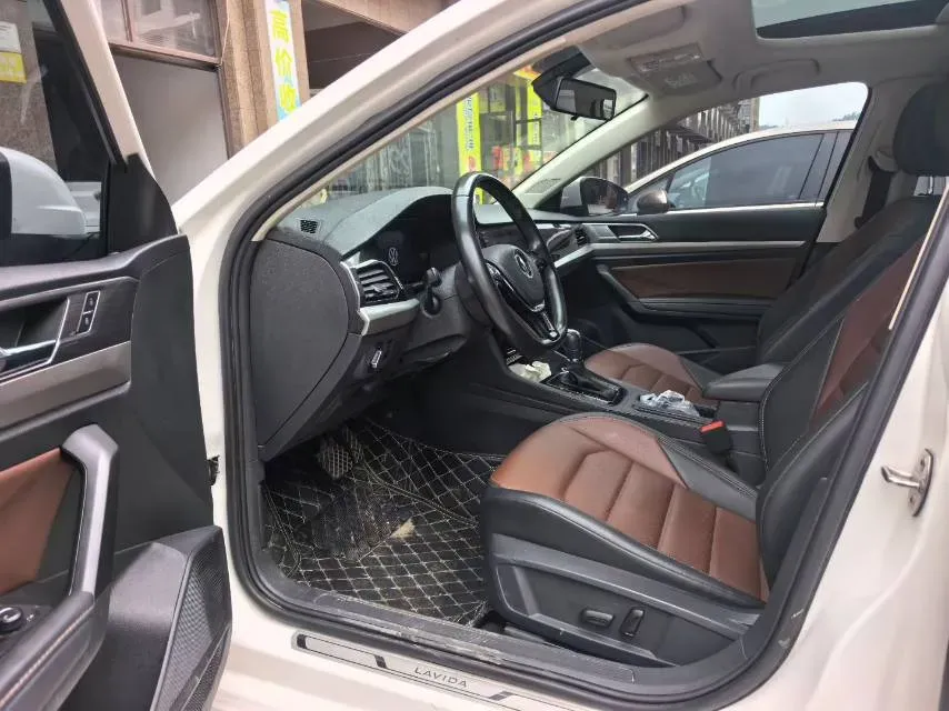 2022 Volkswagen T-Roc 1.4T 150HP L4 7DCT,autocango,china used car exporter,china ev exporter,chinese used car exporter,chinese used ev exporter