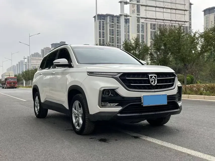 2018 BaoJun 530 1.5T 150HP L4 6MT,autocango,china used car exporter,china ev exporter,chinese used car exporter,chinese used ev exporter