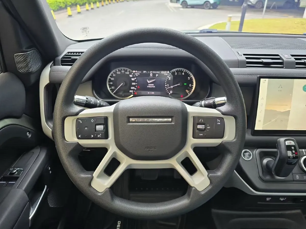 2022 Land Rover Defender 2.0T 300HP L4 8AT,autocango,china used car exporter,china ev exporter,chinese used car exporter,chinese used ev exporter
