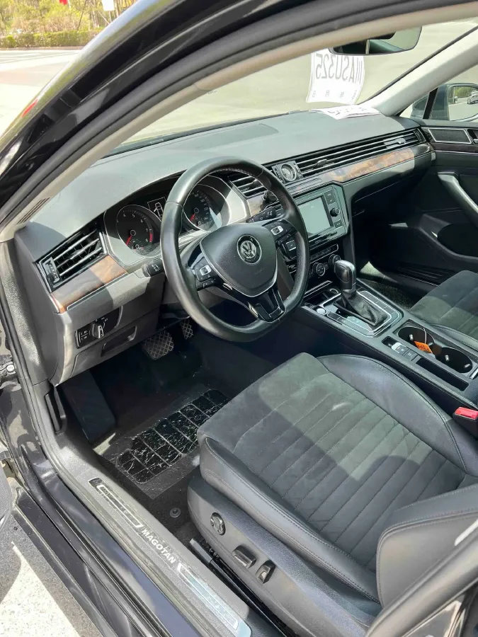 2018 Volkswagen Magotan 1.8T 180HP L4 7DCT,autocango,china used car exporter,china ev exporter,chinese used car exporter,chinese used ev exporter