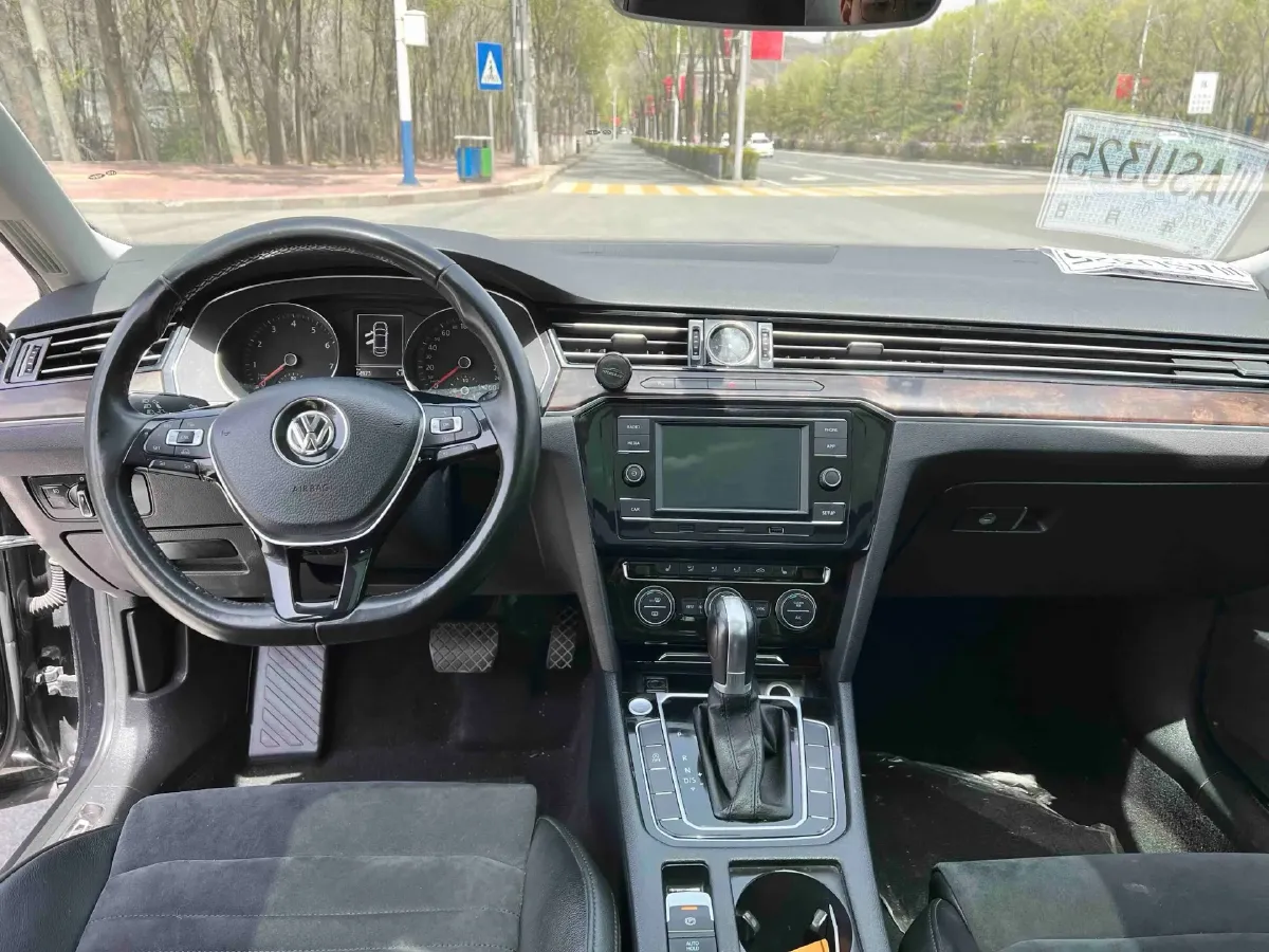 2018 Volkswagen Magotan 1.8T 180HP L4 7DCT,autocango,china used car exporter,china ev exporter,chinese used car exporter,chinese used ev exporter