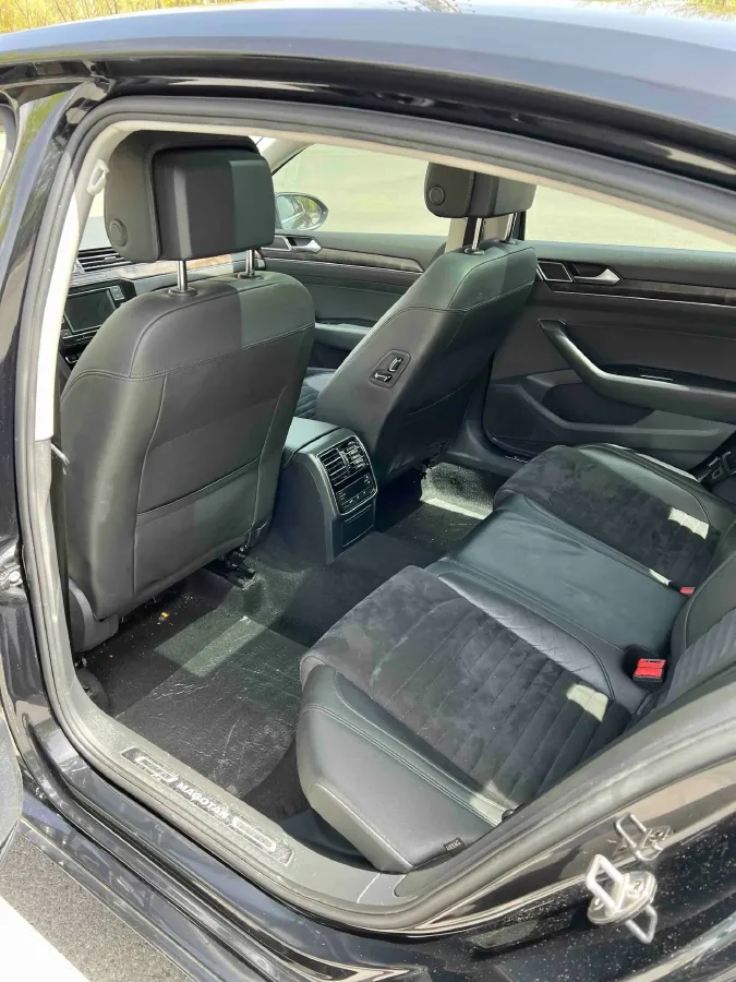 2018 Volkswagen Magotan 1.8T 180HP L4 7DCT,autocango,china used car exporter,china ev exporter,chinese used car exporter,chinese used ev exporter