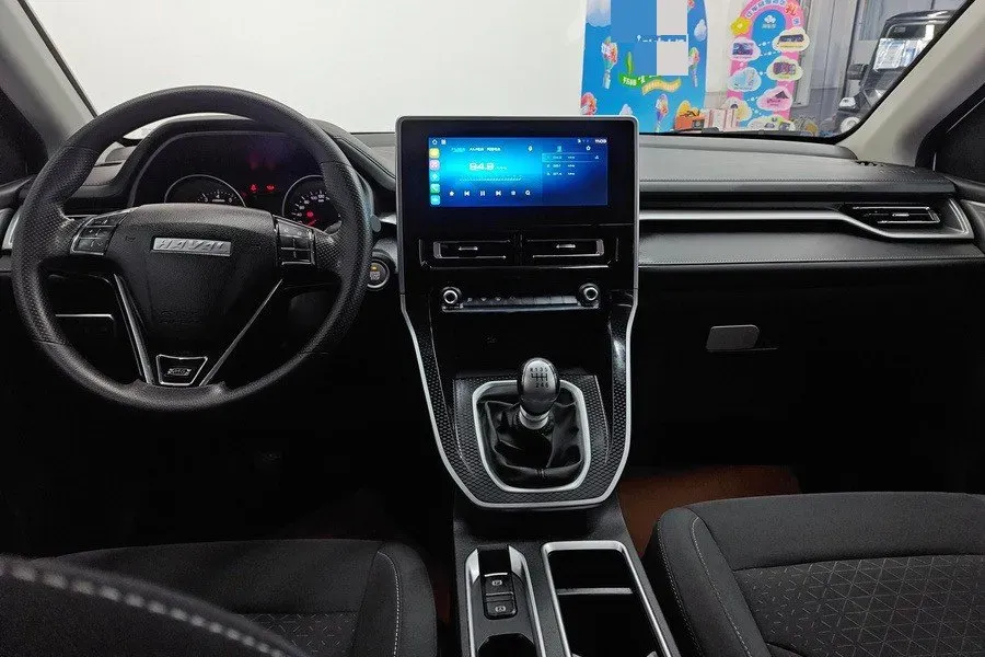 2021 SWM G05 2.0L 143HP L4 5MT,autocango,china used car exporter,china ev exporter,chinese used car exporter,chinese used ev exporter